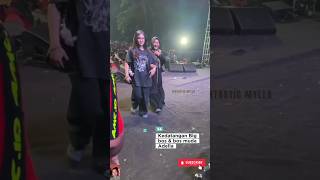 Download lagu THE ARRIVAL OF THE BIG BOSS & YOUNG BOSS ADELLA, THE AUDIENCE IS EXCITED #latestadella #dangdutko... mp3 Download lagu THE ARRIVAL OF THE BIG BOSS & YOUNG BOSS ADELLA, THE AUDIENCE IS EXCITED #latestadella #dangdutko... mp3