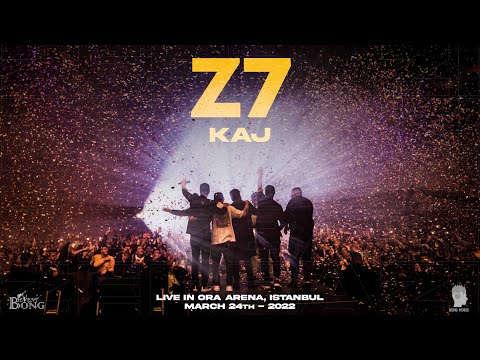 43- Mehrad Hidden - Kaj ( Zedbazi Live at Ora Arena,Istanbul )