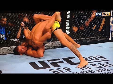 Anthony Pettis vs Charles Oliveira Full Fight Chat | BRILLIANT CHOKE SUBMISSION (REVIEW)