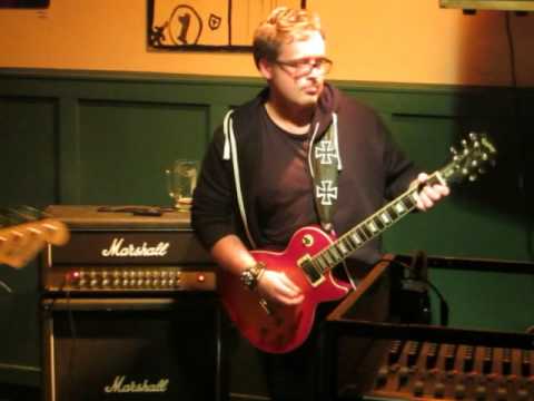 Session - Úředník + Krize + Divný lidi + Mladíci