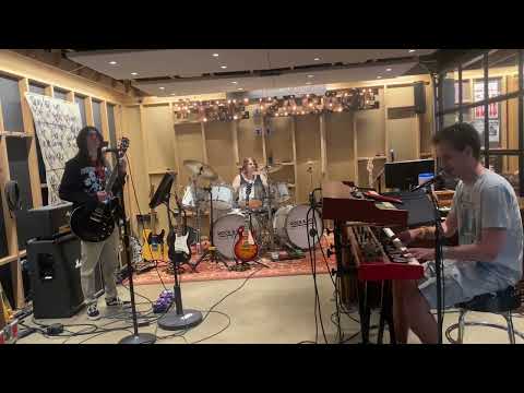 Video thumbnail for Can’t Help Falling In Love