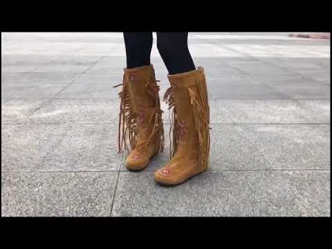 Light brown tassel flat boots