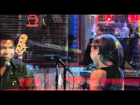 Un dúo espectacular, Paola Guanche y su padre Orlando Guanche, el pianista de ENTN