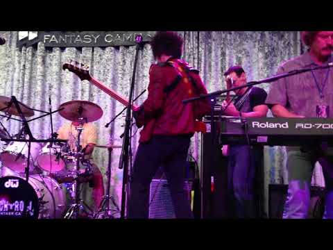 Yes Miscellany: 4/20/13 - Rock and Roll Fantasy Camp - ft. Geoff Downes - Roundabout Jam