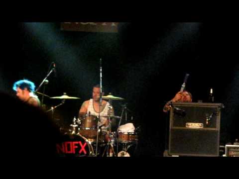 [HD] NOFX - Intro to Dinosaurs will die @ Vainstream Beastfest 03.07.2010