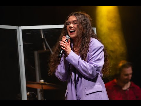 Karo Szczurowska - "Uciekaj" LIVE, Radio Lublin