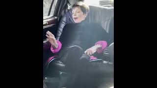 Liza Minnelli on her way to The Oscars, singing and being happy!