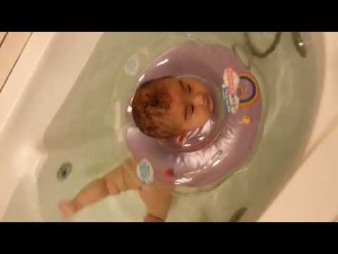 Poniu's Happy swimming time ^_^