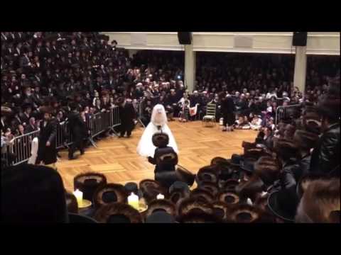 Spinka Rebbe Dancing Mitzvah Tantz @ Daughters Wedding