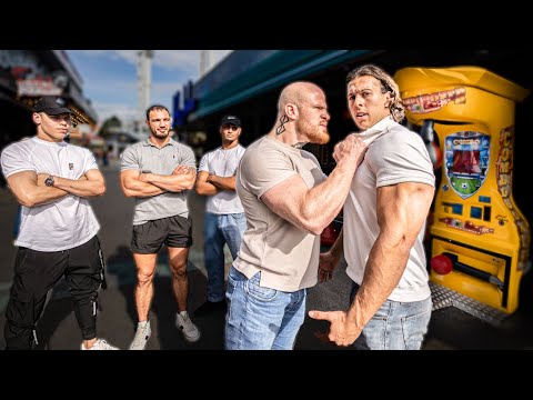 Hand gebrochen.. Mit MMA Fighter anlegen war ne sche*ß Idee