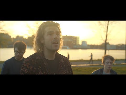 Lion Sphere - Keep Dreaming (Live Performance)