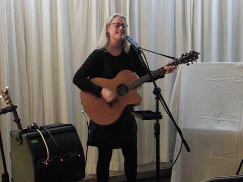 Eilidh Patterson "I've Got Lines" LIVE at private house concert in Halifax 3 11 23
