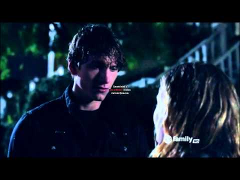 The nine lives of Chloe King - Alek and Chloe scenes