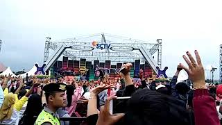 Download lagu Suasana Saat Iklan di Inbox Karnaval Live SCTV Tasikmalaya mp3