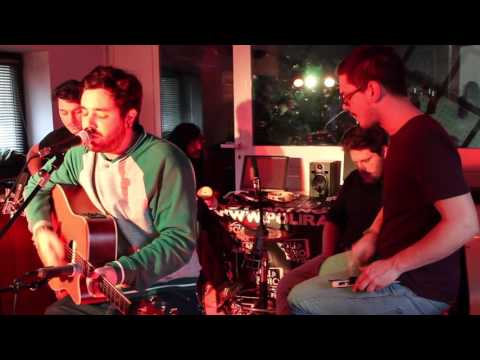 Catch A Fyah - Keep On Falling (live) @ Ghetto Connection