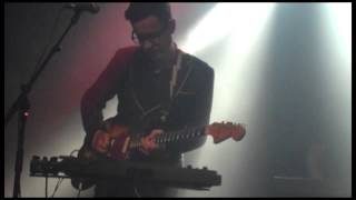 Bikini Machine - Everybody's in the know / Stagger Man