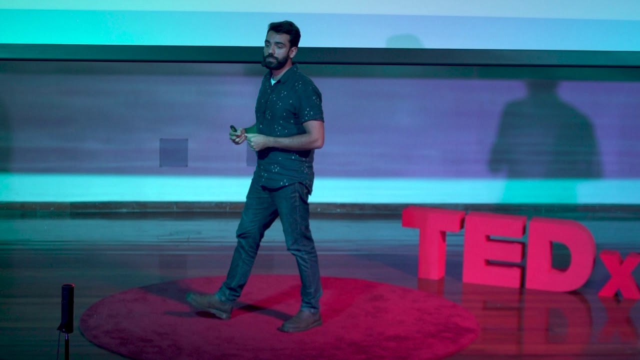 Como conversar com quem pensa muito diferente de você? | Guilherme Valadares | TEDxUFABC