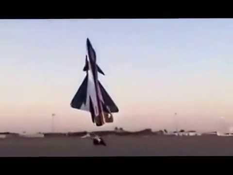 Pakistani Pilot Shows Amazing Aircraft Skills At Dubai Air Show 2015