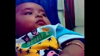 preview picture of video 'Bayi ketawa lucu ( Adiba Shakila Atmarini )'