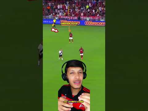 E aí, estava com saudades do dedo do Filipe Luís?