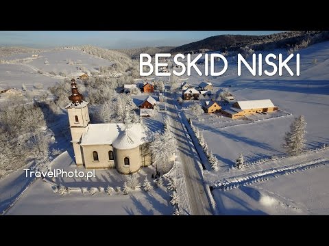 Beskid Niski - Banica, Izby, Dom na Łąkach - zimowy poranek widziany z drona (FHD)