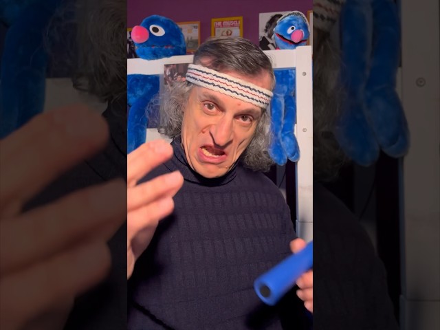 Vídeo relacionado con Yuemeuy Llavero con mancuernas, llavero para gimnasio, Colgante de bolsa con mancuernas de aleación de zinc con placa de peso Kettlebell, Llavero accesorio del bolso del culturismo entrenamiento