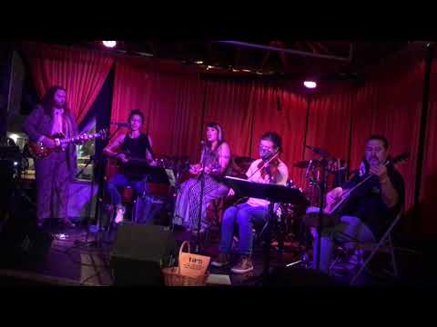 Orkestar Pechurka plays  Macedonian tune "Vo Nashe Selo" live at The Trip in Santa Monica