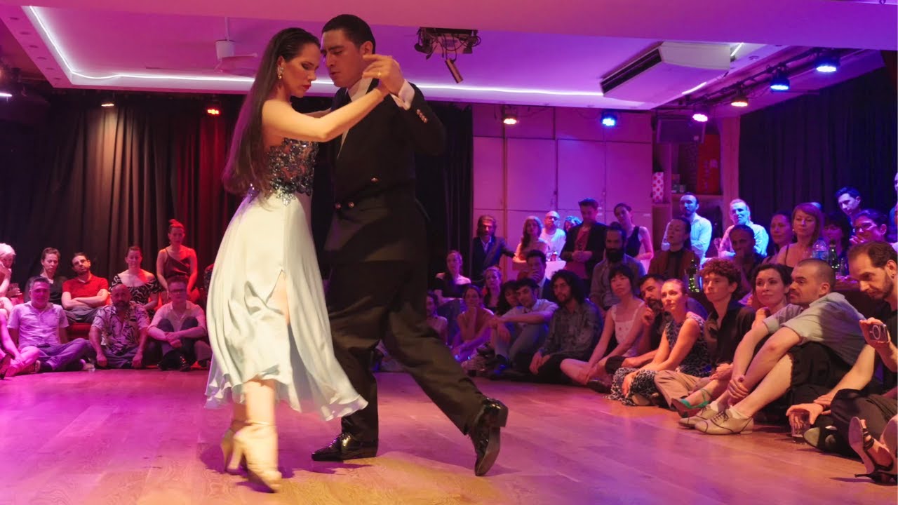 Video thumbnail for Aldana Silveyra and Diego Ortega - Tomo y obligo