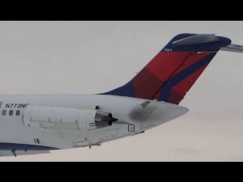 DC-9!! McDonnell Douglas Delta Air Lines DC-9 Landings / Planespotting O'Hare Airport KORD / ORD