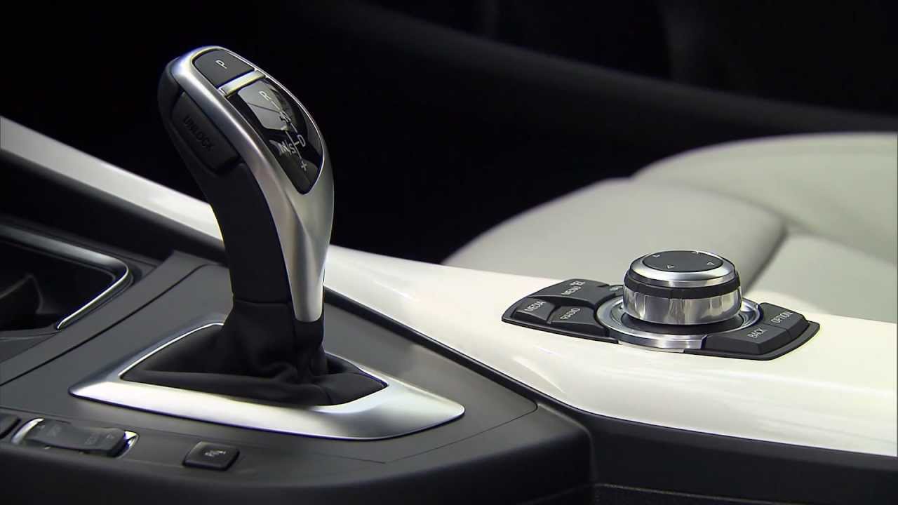 BMW 1 Series - 5 doors - BMW 120d Urban Line Interior design.mov