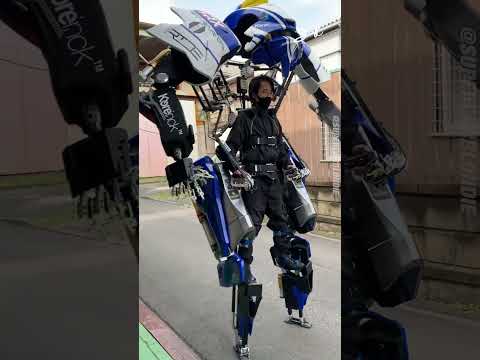 This is a real life EXOSKELETON suit 😍