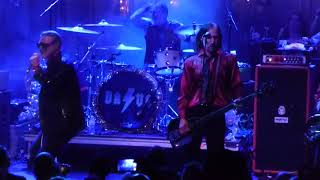 Me First and the Gimme Gimmes - Leaving On A Jet Plane (John Denver) SANTA ANA