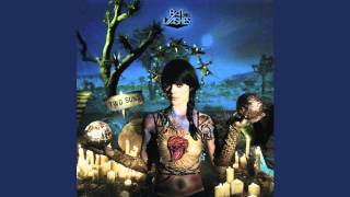 Siren Song - Bat For Lashes (Lyrics in Description)