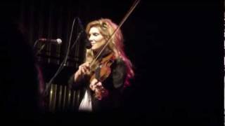 Alison Krauss & Union Station - Let Me Touch You For Awhile [Live]