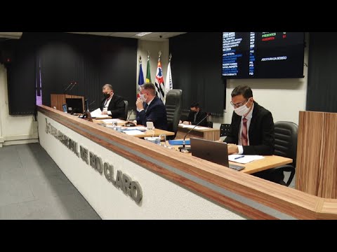 Serviços de trânsito e educação estavam entre os assuntos da sessão da Câmara