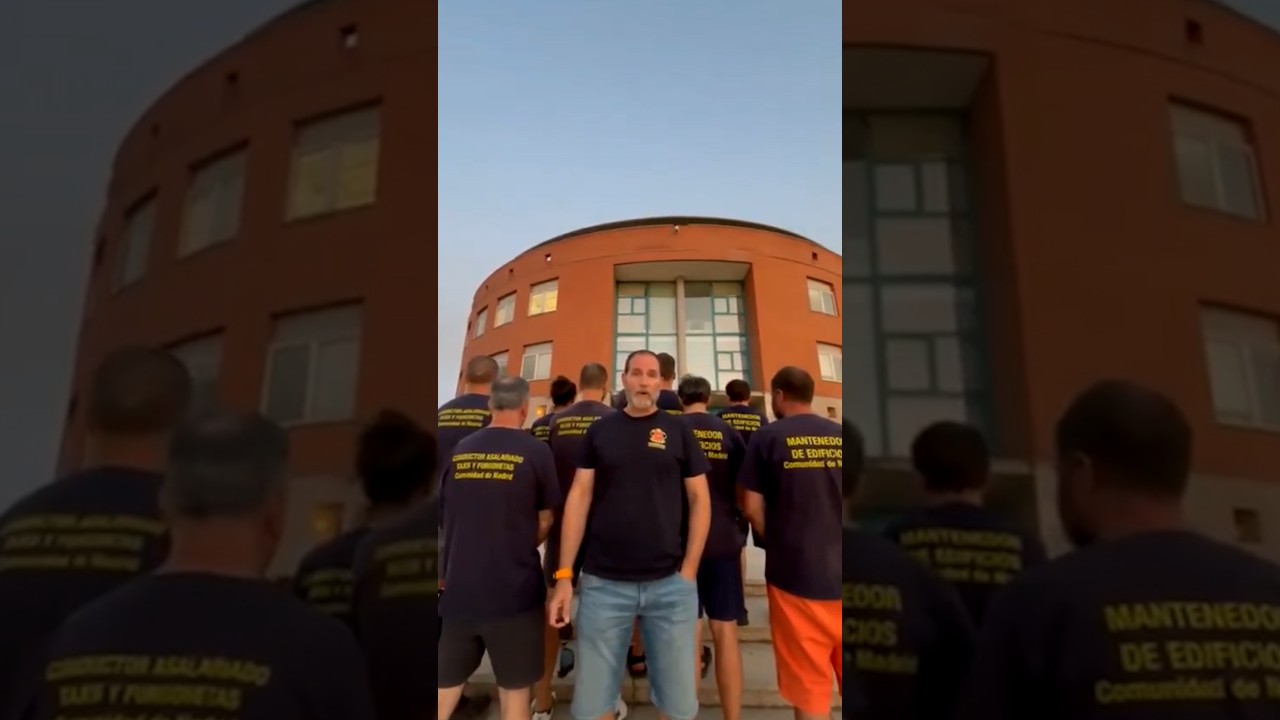 INCENDIO | La protesta de los BOMBEROS forestales de Madrid | EL PAÍS