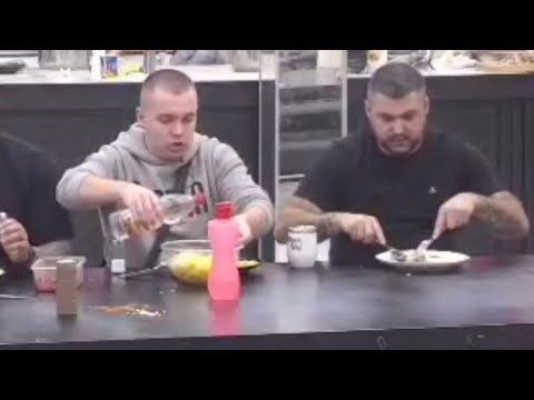 Elita 9 - Maja Marinkovic provocira Asmina sa njenim tangicama. On ceka gasenje lajva pa da udari...