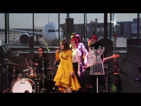 Мария Букреева - Mama makes three