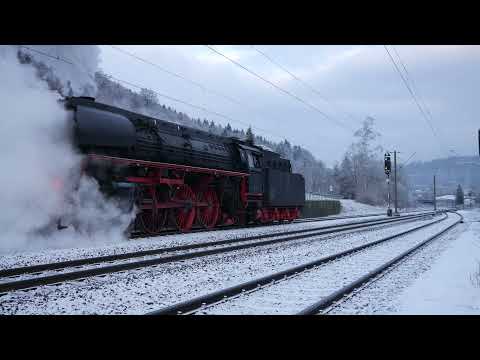 Winterdampf bei Schnee und Eis - 01 519 zwischen Rottweil und Oberndorf auf dem Weg nach Meiningen