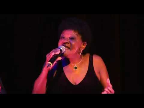 Insensatez  -  Carlos Navas e Alaíde Costa - ao vivo em SP