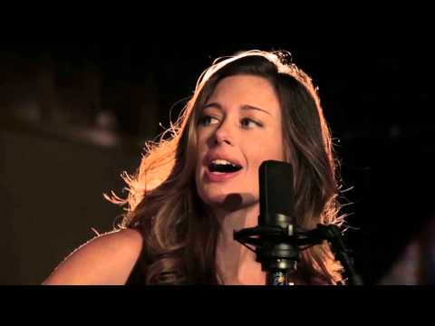 Lera Lynn - "Standing on the Moon" // The Bluegrass Situation