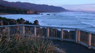 preview picture of video 'Punakaiki Blowholes and Pancake Rocks in Paparoa National Park'