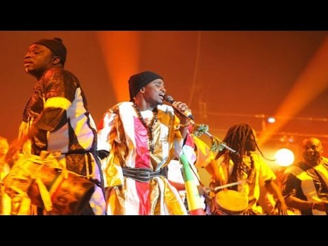 Wally B. Seck - Beug Maodo (Hommage aux Tidianes) Live vogue 2017