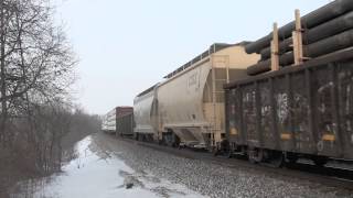 preview picture of video '[HD] CSX Train Q620 at Amsterdam, NY'