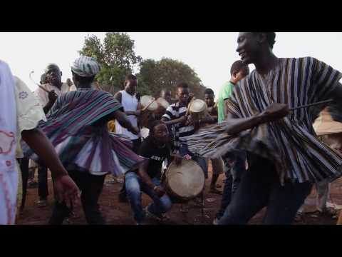 Destro ft. Stay Jay -  Yelmo