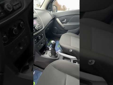 фото renault logan ii 0