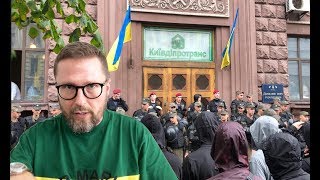 Большинством продолжают вытирать пол