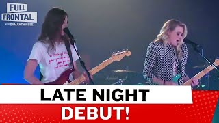 Sister Duo Aly &amp; AJ Perform Listen!!!
