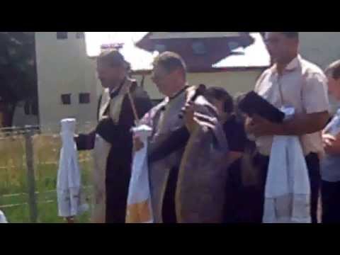 SFINTIREA CRUCII SI A MORMANTULUI PREOTULUI PAROH PAVEL TUDOSIE DIN DERSCA.