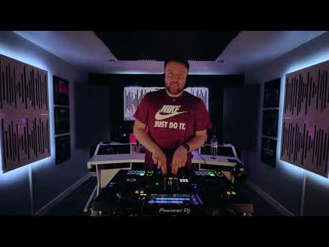 #064 Feature Radio with Michael Fearon